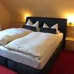 Hotel-restaurant Zum Schuetzen 바이에르스브론